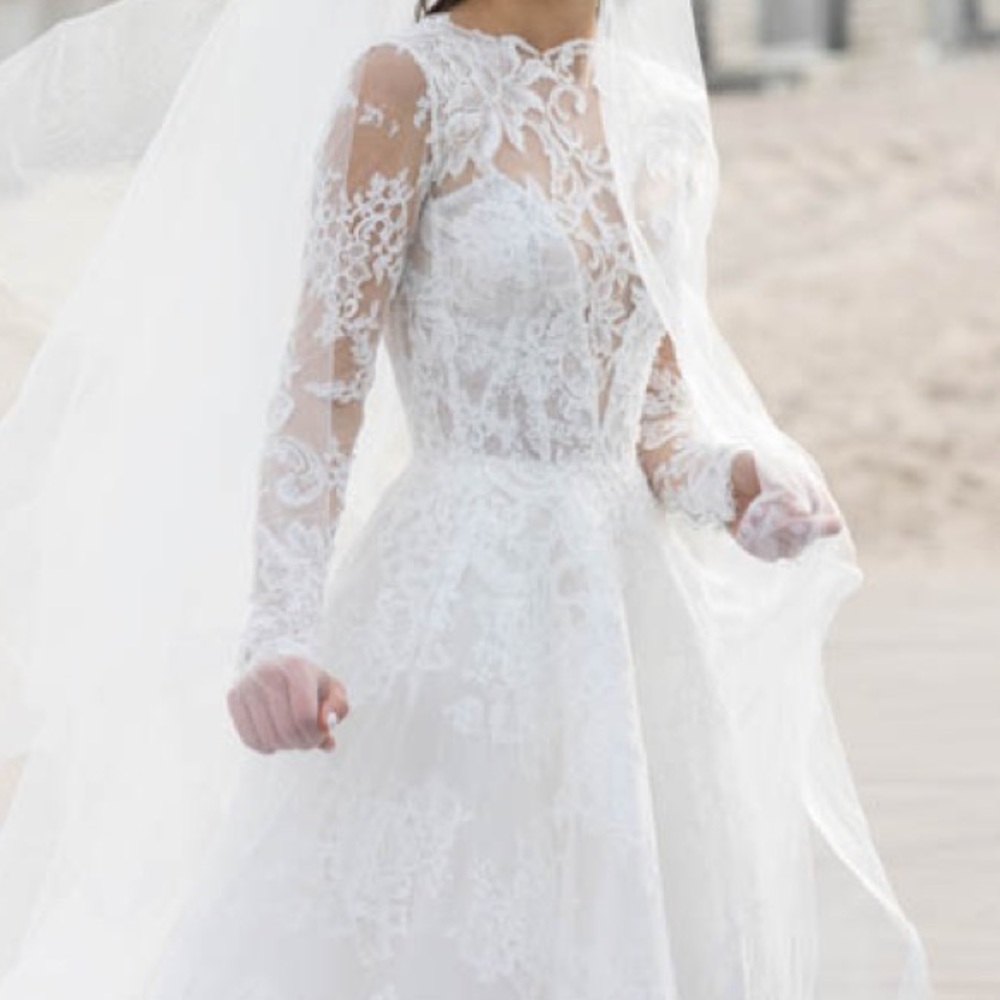 Monique Lhuillier Sistine wedding gown! Size 0